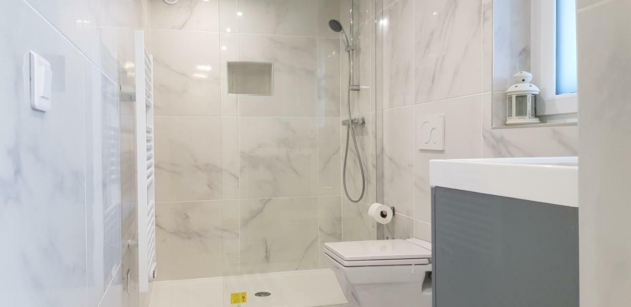 100M2 2 Chambres 8 Personnes - Grand Parking Et Terrasse Privee - Proche Cdg-Parc Expositions-Paris-Asterix-Disney Вилепинт Екстериор снимка